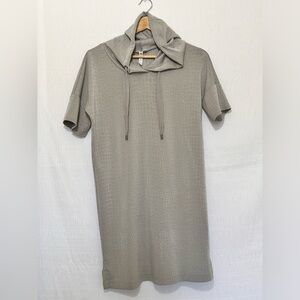 Cable & Gauge Gray Textured Hooded Dress